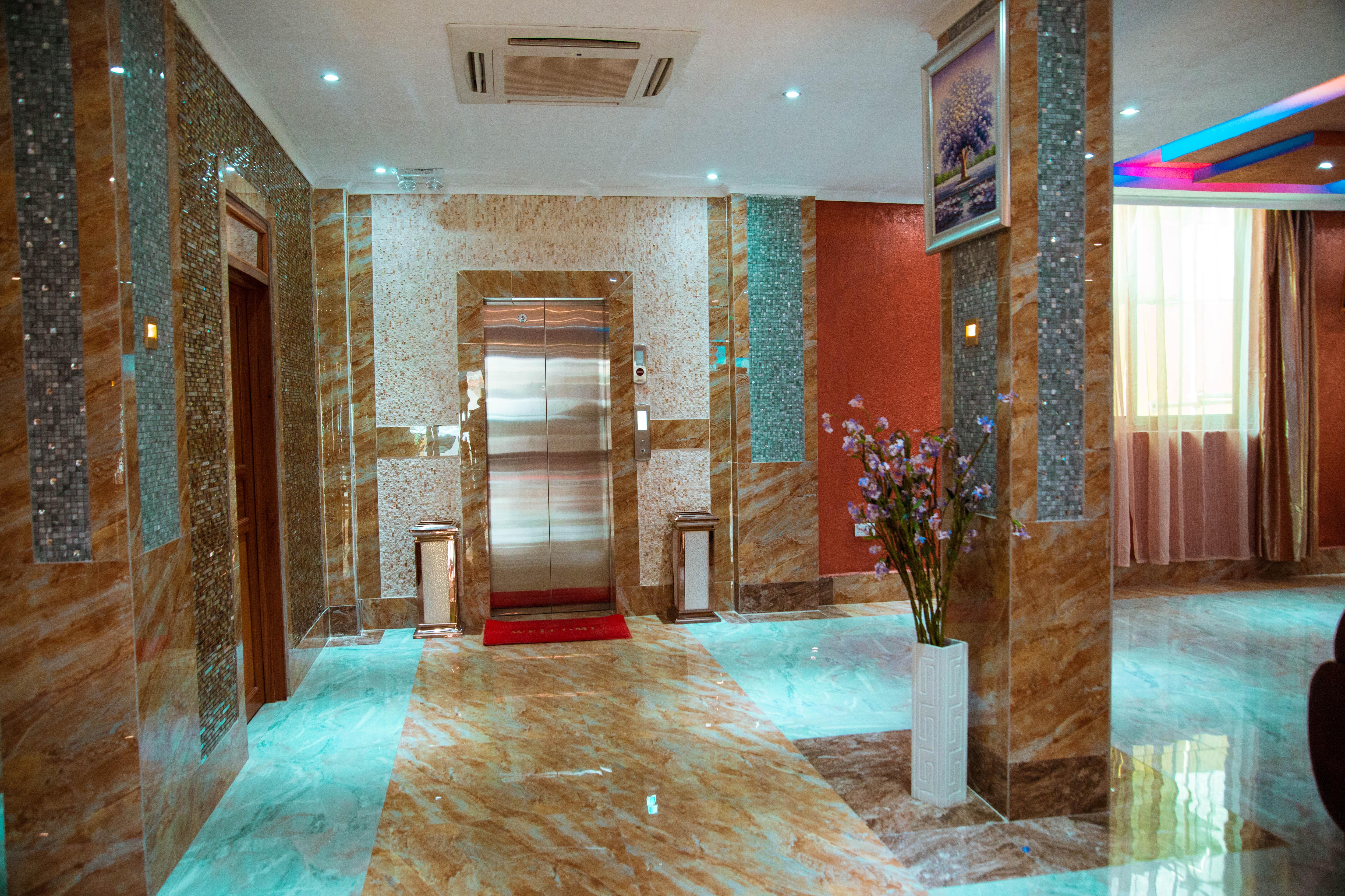 Tiffany Diamond Hotels Ltd - Makunganya Dar es Salaam Exterior photo